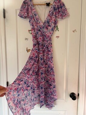 Floral V-Neck Flowy Wrap Dress in Pink and Purple DKNY